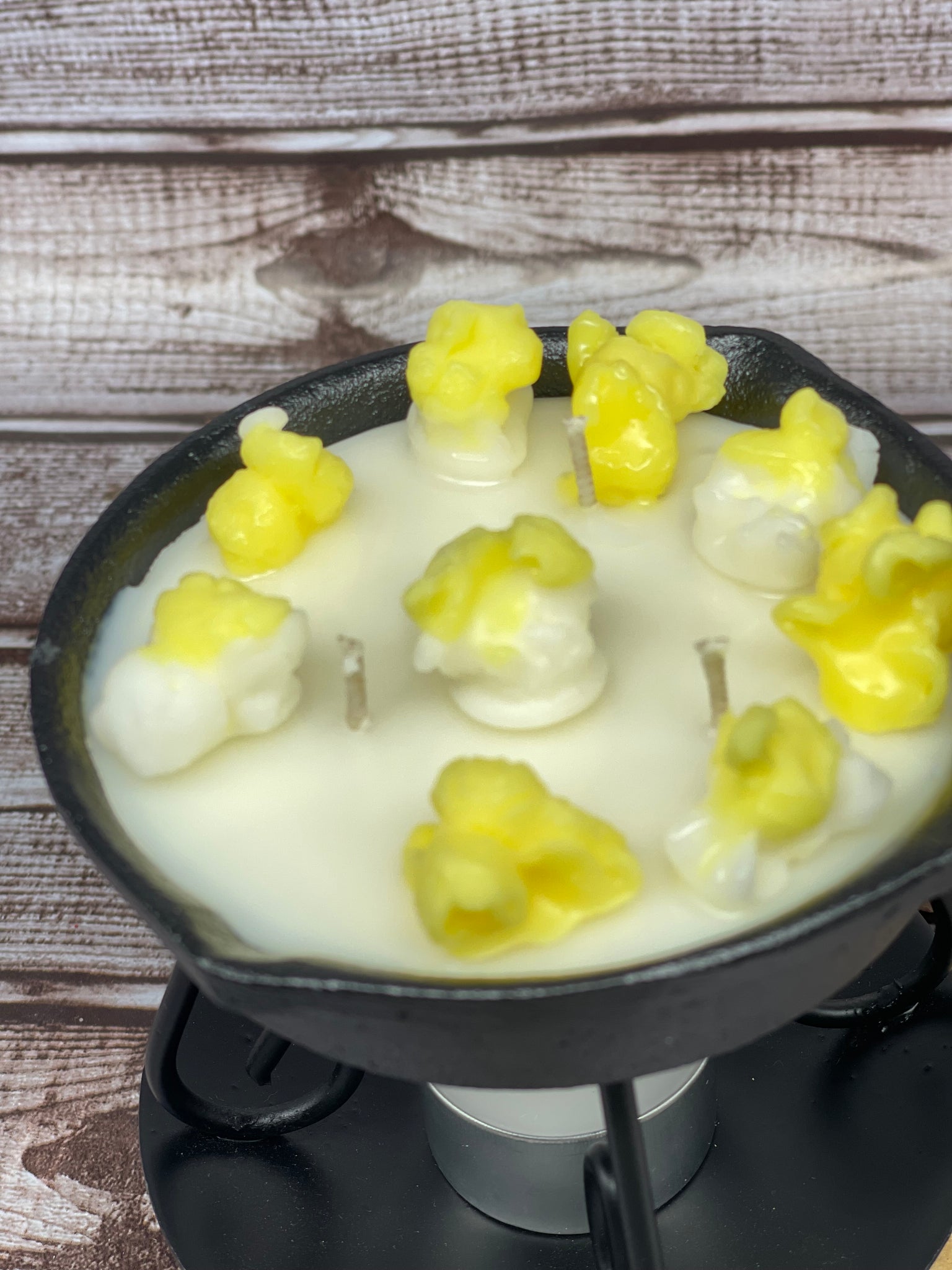Cranberry Popcorn Skillet Candle