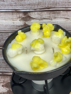 Cranberry Popcorn Skillet Candle